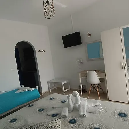 Aelia Apartahotel Koukounaries